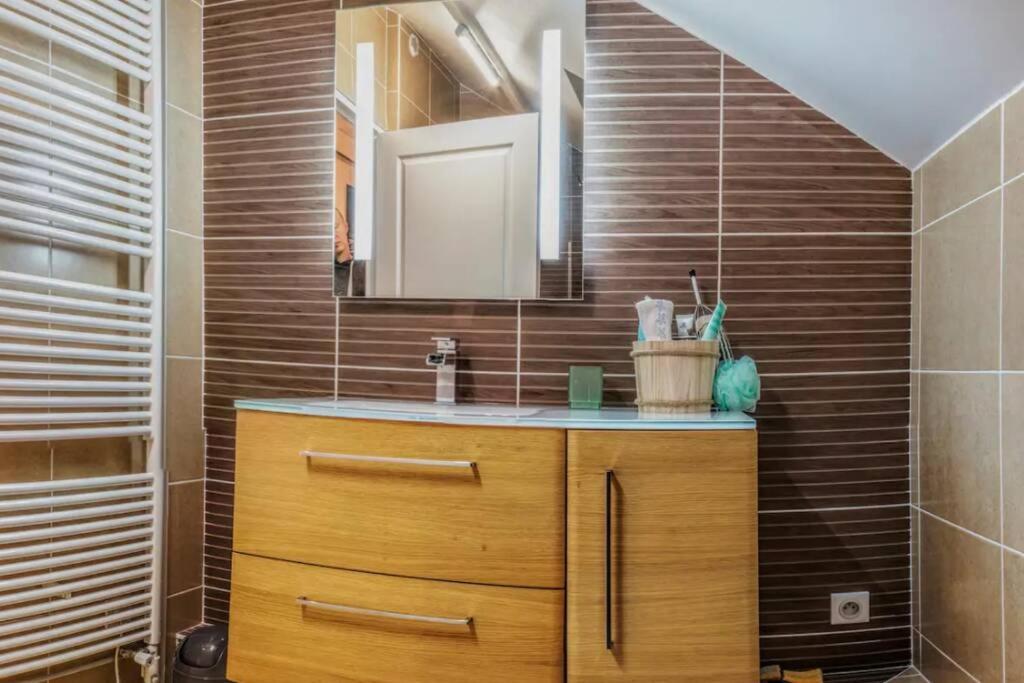 Reims Centre : Appartement Lumineux Et Atypique 46, Place D'Erlon Bagian luar foto