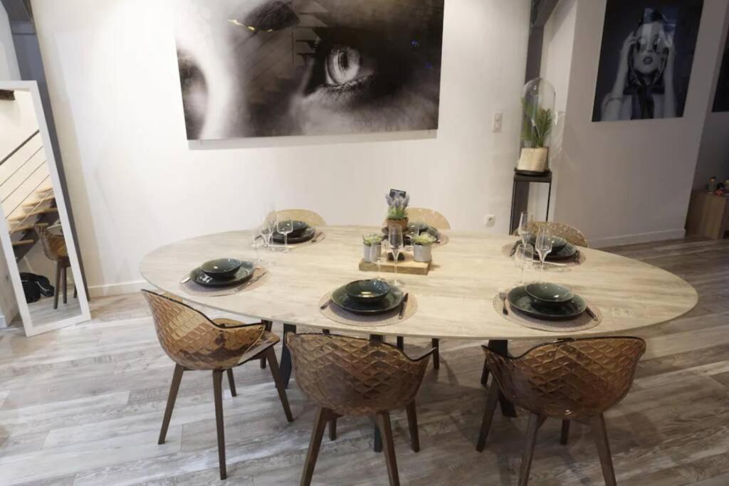 Reims Centre : Appartement Lumineux Et Atypique 46, Place D'Erlon Bagian luar foto