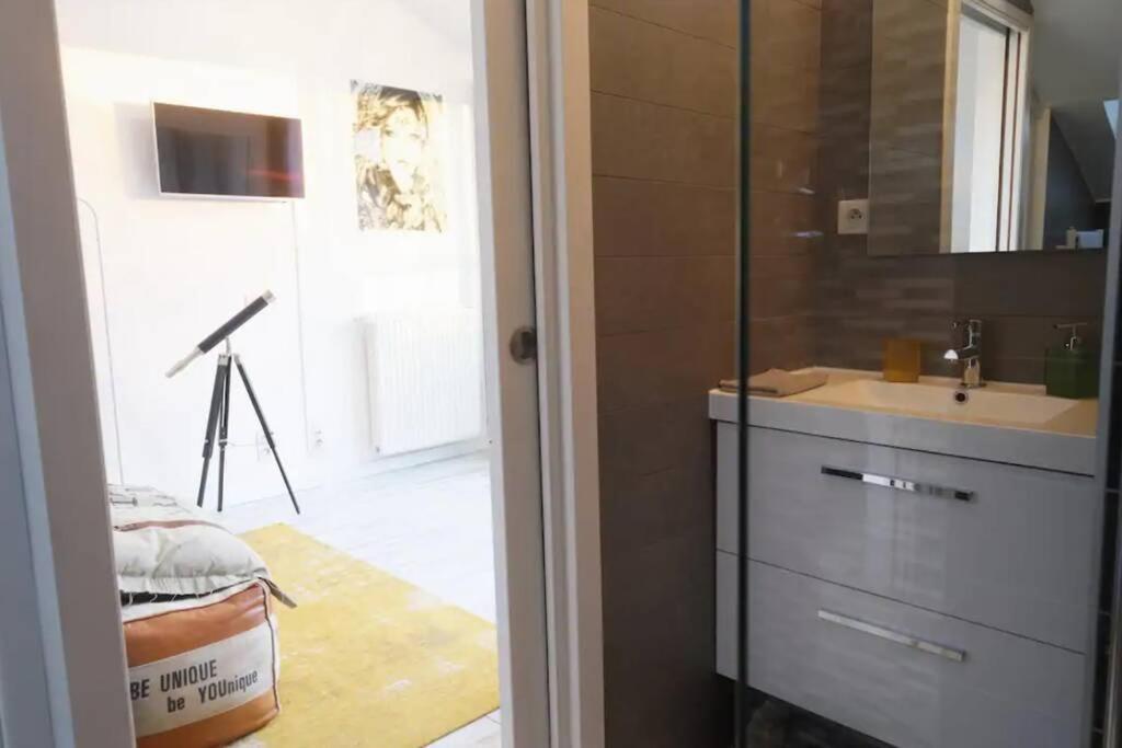 Reims Centre : Appartement Lumineux Et Atypique 46, Place D'Erlon Bagian luar foto
