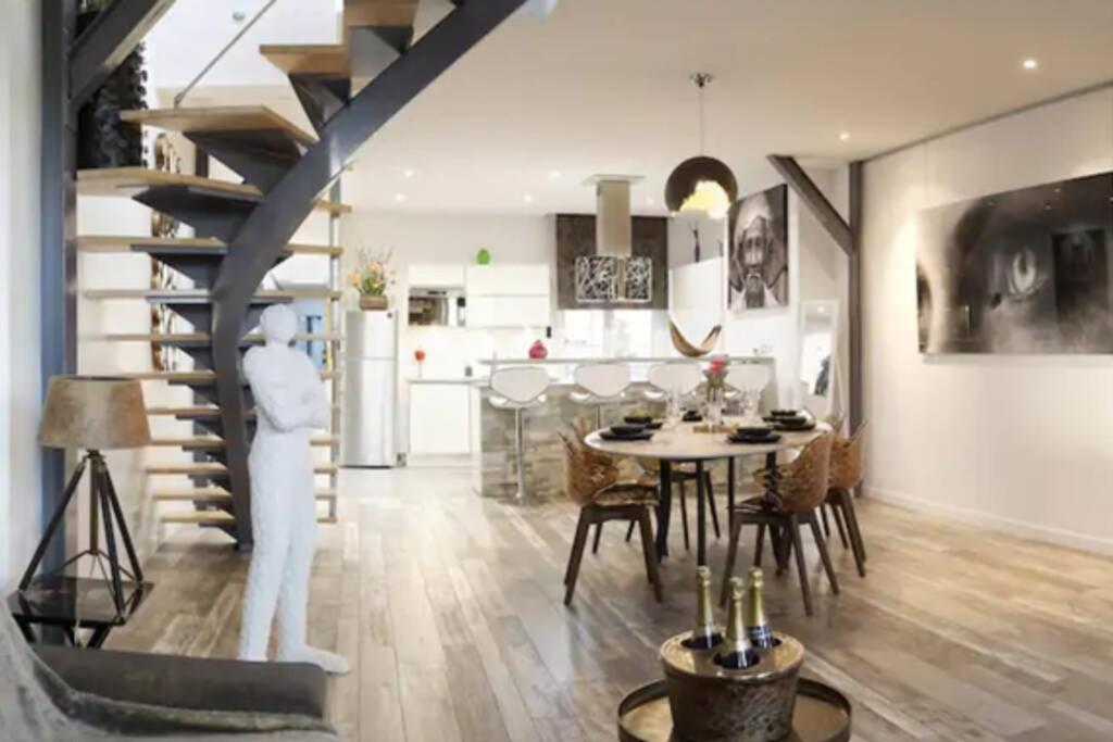 Reims Centre : Appartement Lumineux Et Atypique 46, Place D'Erlon Bagian luar foto